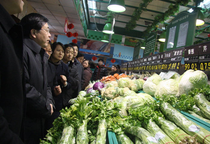 邢臺市市長劉大群蒞臨家樂園大洋百貨中興店檢查節(jié)前安全工作