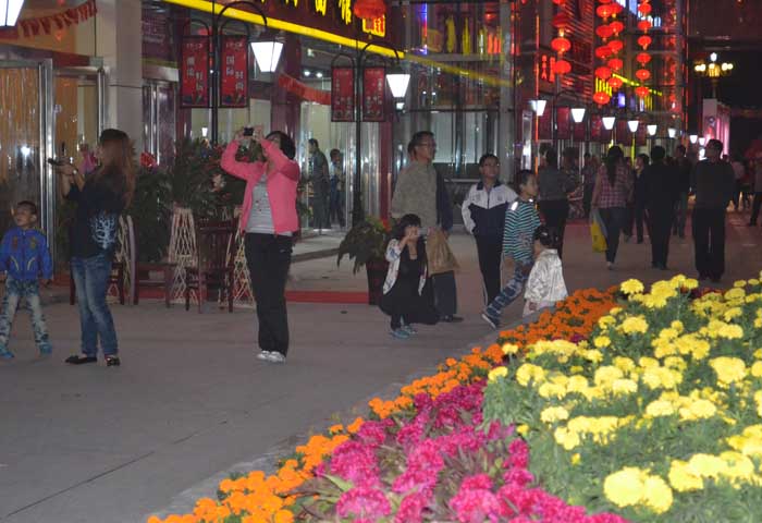 寧晉天一廣場美食街和美食娛樂城夜景