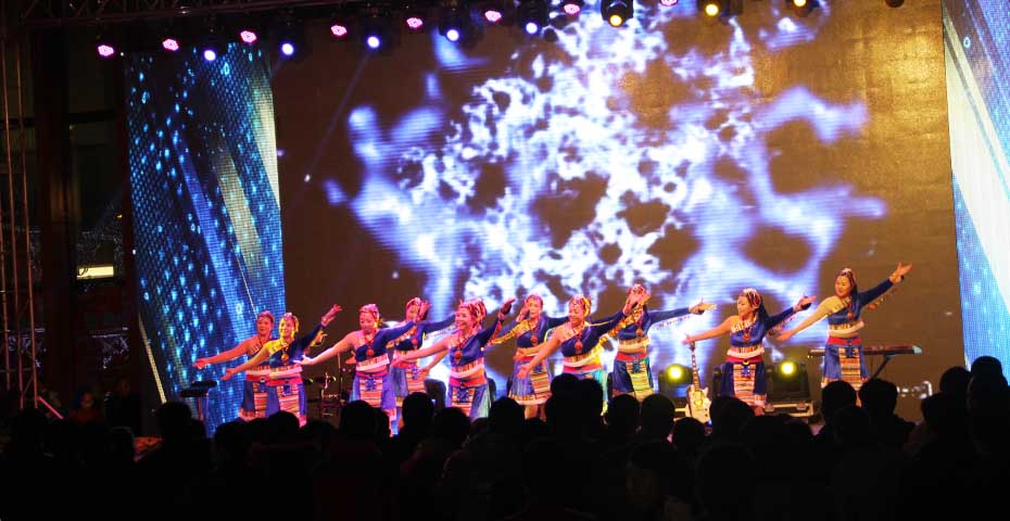 馬力全開，2014年跨年的鐘聲在這里敲響，家樂園和你一起實現(xiàn)新年愿望！
